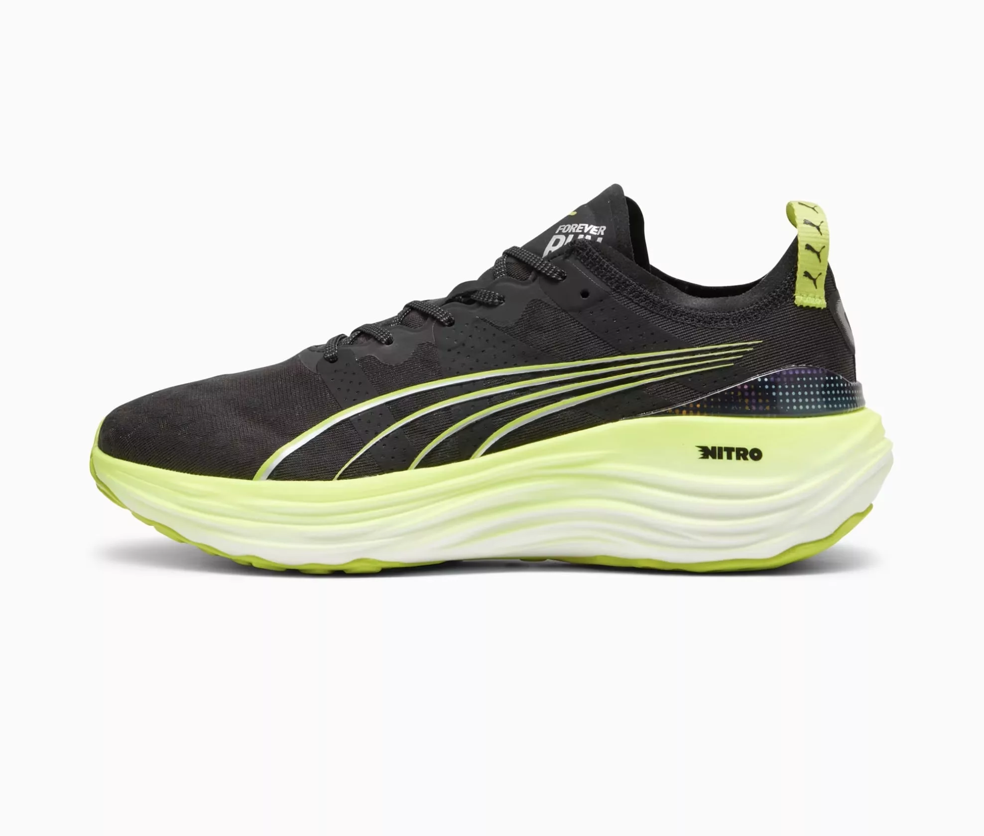 Chaussure de course noire et jaune fluo.