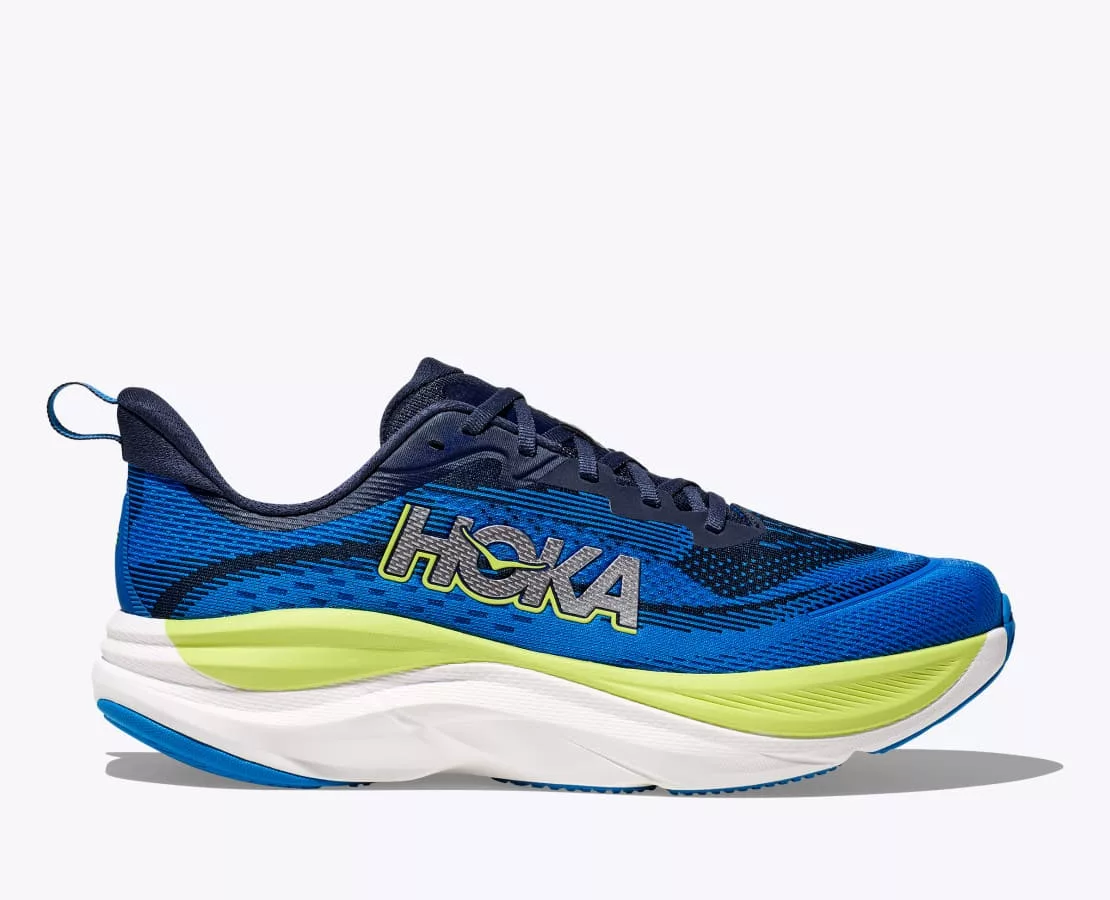 Chaussure running bleue et jaune avec logo.