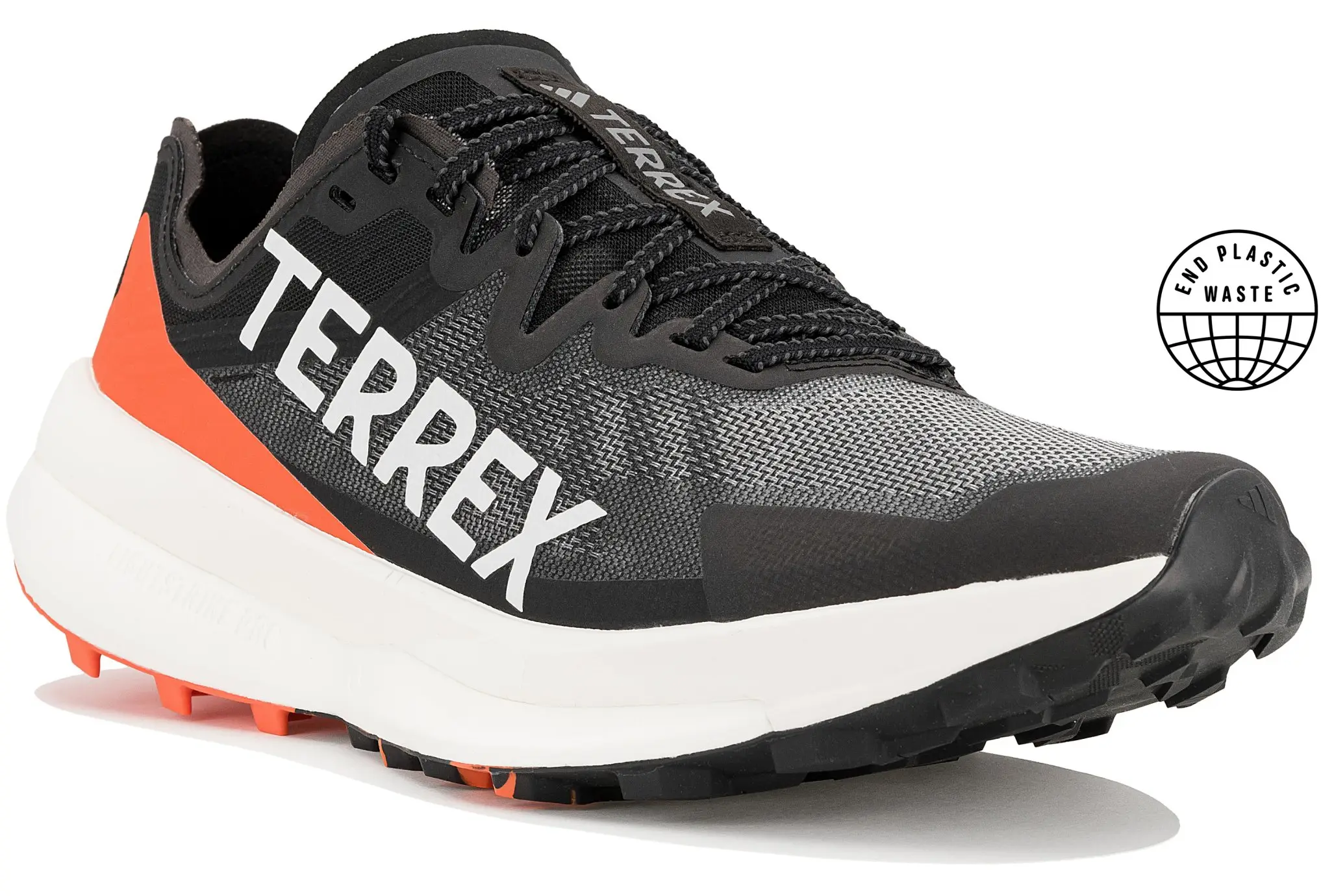 Chaussure de sport noire et orange Terrex.