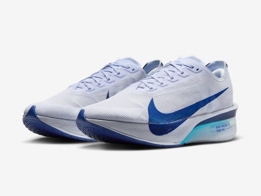 Chaussures de sport blanches et bleues modernes.