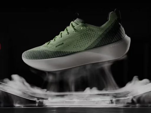 Chaussure verte en lévitation avec de la fumée.