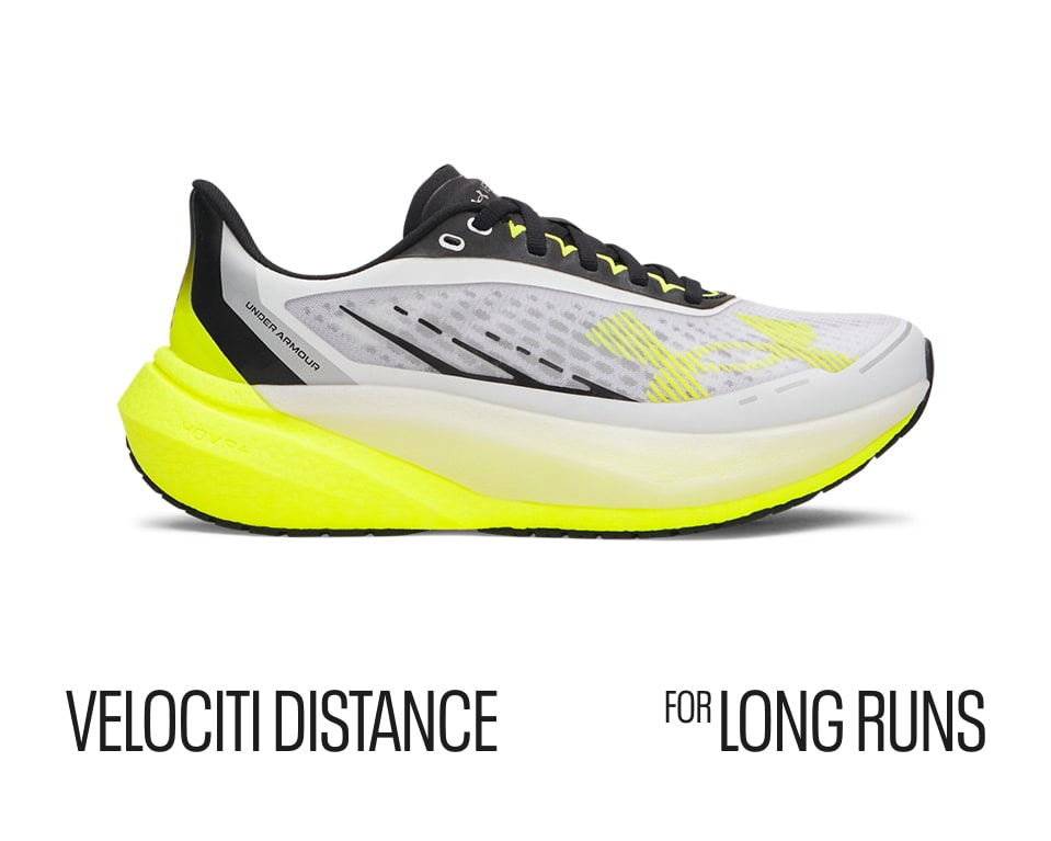 Chaussure de course blanche et jaune