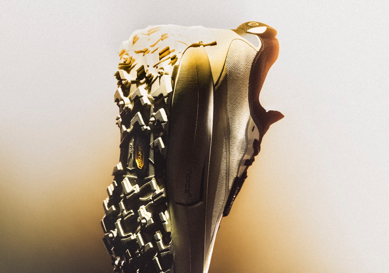 Chaussure de trail avec semelle crantée