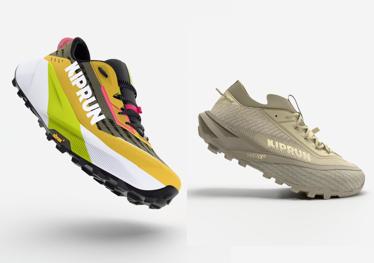 Deux chaussures de trail Kiprun flottant sur fond blanc