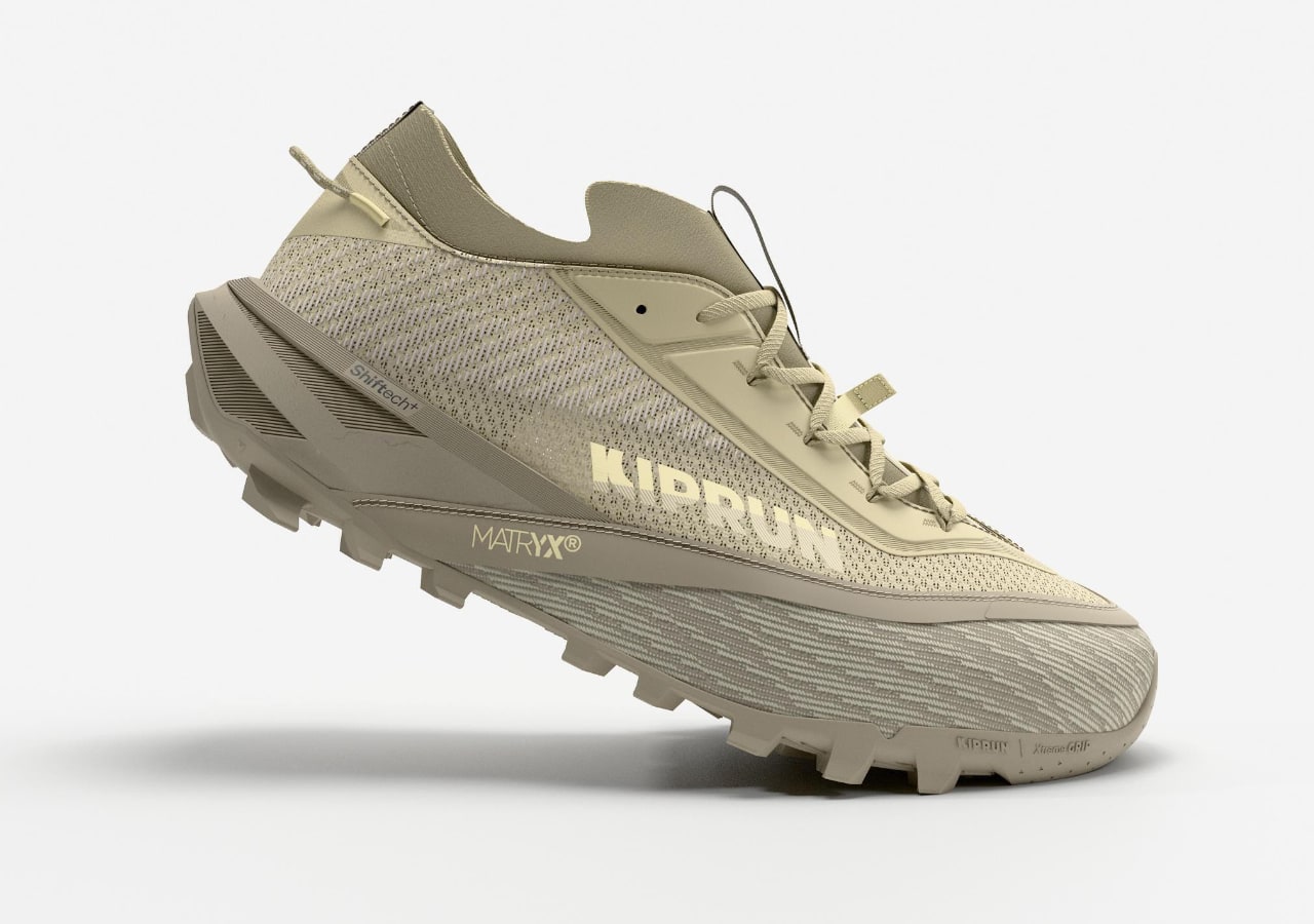 Chaussure de trail HOKA beige à semelle crantée