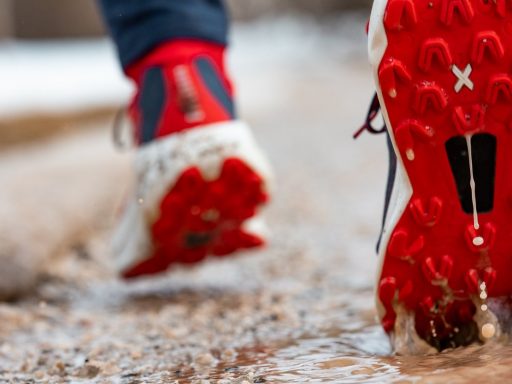 Semelles FriXion White de la La Sportiva Prodigio 2 GTX dans l'eau glacée