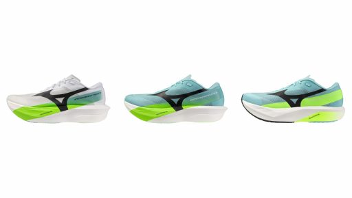 Trois chaussures de running Mizuno aux coloris bleu et vert