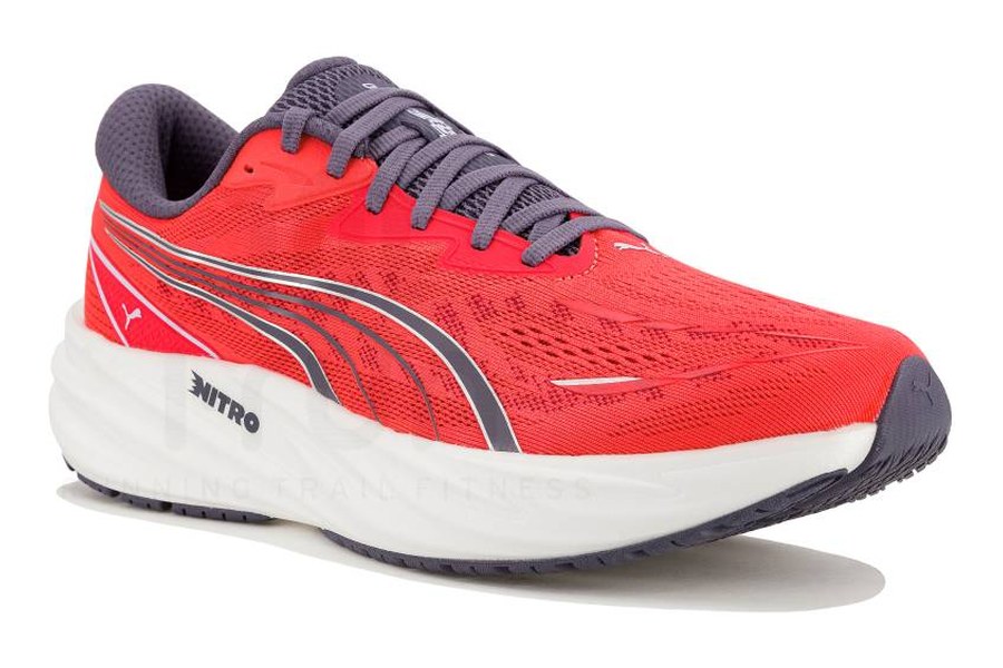 Puma Velocity Nitro 5, chaussure de running vue de trois quarts
